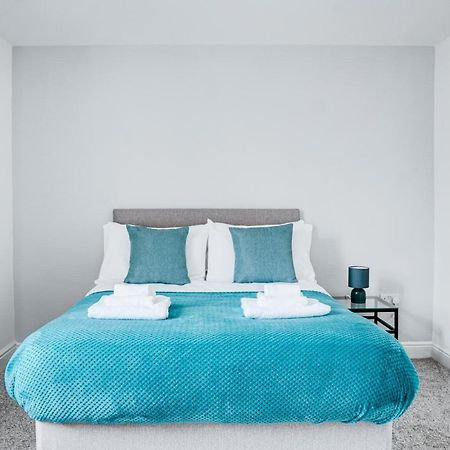 Spacious 4 Bedroom House Near Leeds Cc Beeston Hill Экстерьер фото