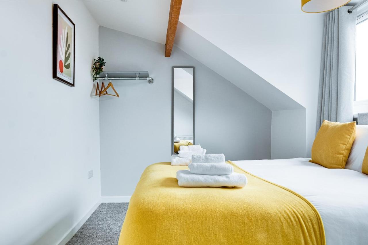 Spacious 4 Bedroom House Near Leeds Cc Beeston Hill Экстерьер фото